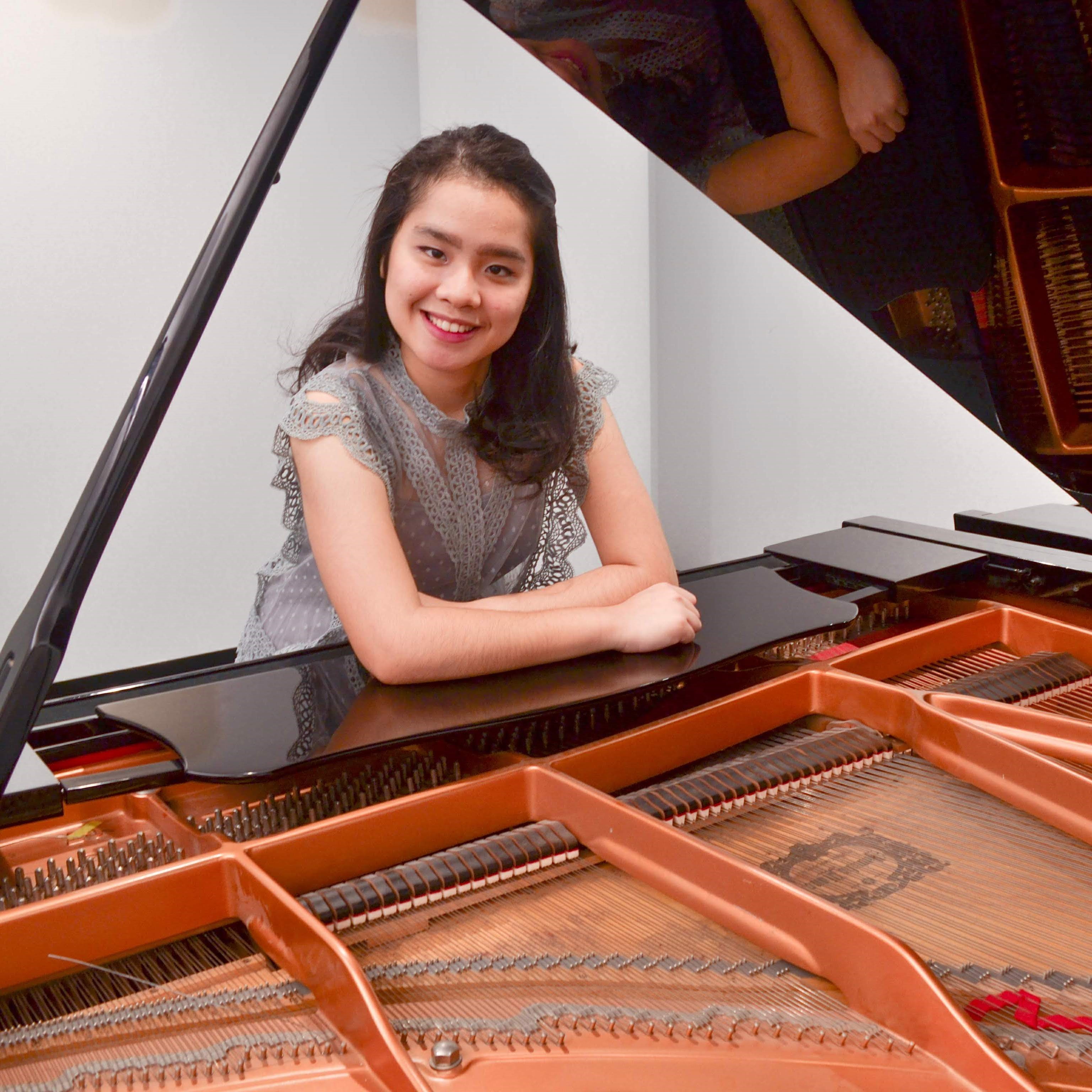 Ms Lidya Hasian - Piano Teacher