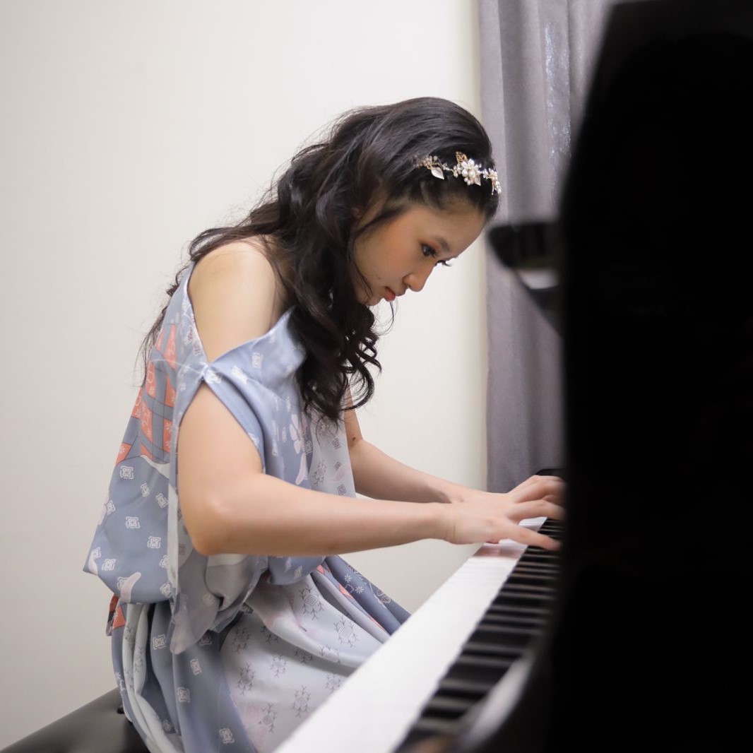 Ms Clara - Piano Teacher